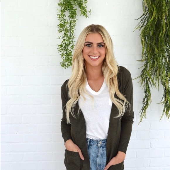 Meet your Posher, Gabby - Picture 4 of 4